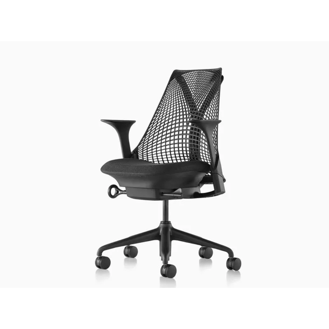 Poltrona Giratória com Braços e Encosto em Tela - Herman Miller