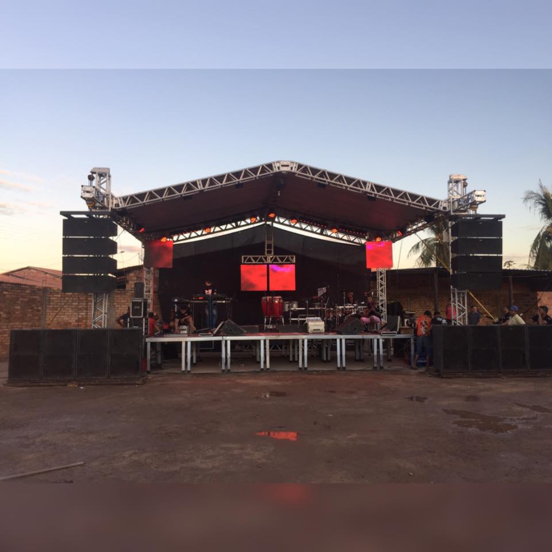 Locação de Palco 8m x 6m